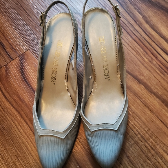 Vintage Light Gray Sling Back Heels - Picture 2 of 8